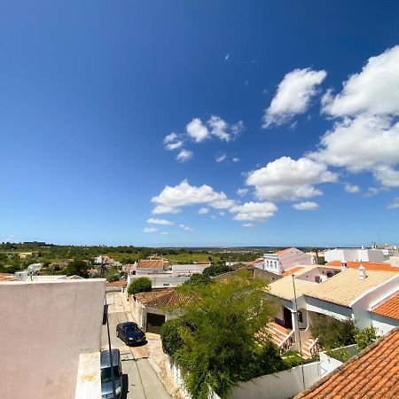 Casa Elza - Apartamento calmo com terraço Espiche Exterior foto